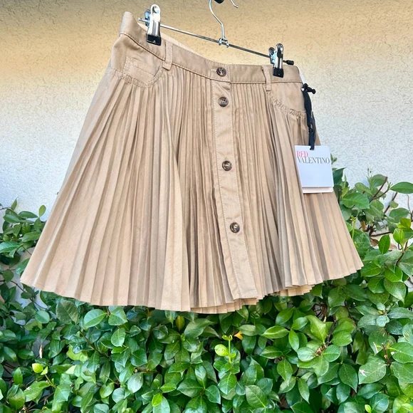 Red Valentino Pleated Mini Skirt Beige Tan Micro Skort Size 40 US 4 Small NWT - Picture 2 of 7